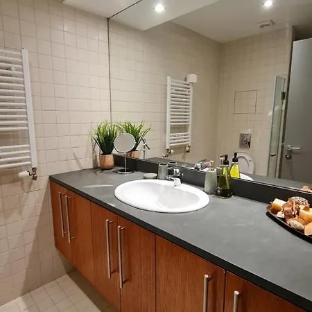 Euphoria Club And Apartamento Burduche